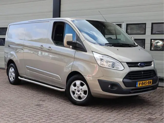 Ford Transit Custom 2.0 TDCI 131pk - L2 Lang - 2x Schuifdeur - Trekhaak - Camera
