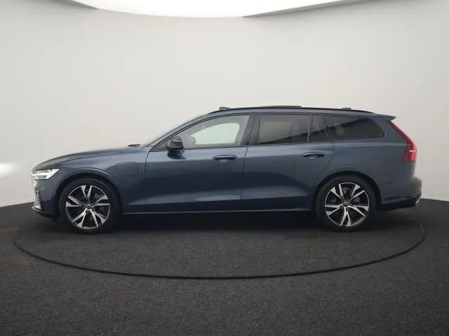 Volvo V60 T6 Recharge AWD R-Design PHEV 340pk Dealer O.H | Trekhaak Af Fabriek | Panodak | Harman /...