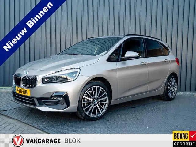 BMW 2-serie Active Tourer 218i Business Edition Plus | Panodak | Head Up | Trekhaak afnb. | Camera |...