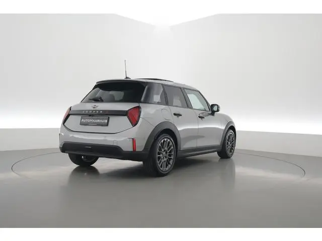 MINI 5-Deurs 1.5 Cooper C - Pakket L | Rijklaar! | S/K-Dak | HUD | Harman/Kardon | Cruise | Camera+P...