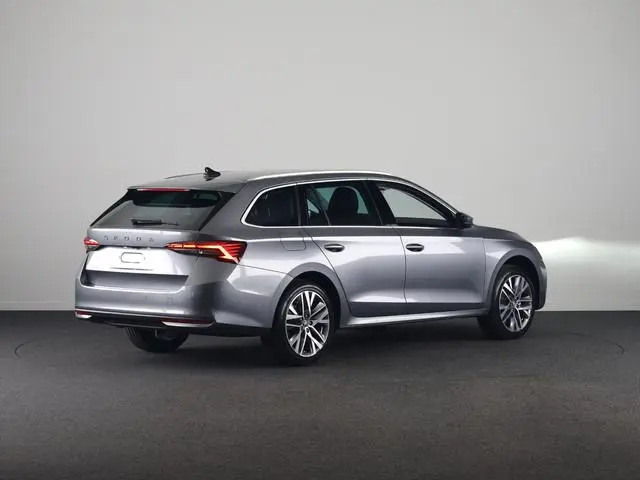 Skoda Octavia Combi 1.5 TSI MHEV Business Edition Plus 150 pk 7 versn. DSG | Chrome Pakket | Trekhaa...