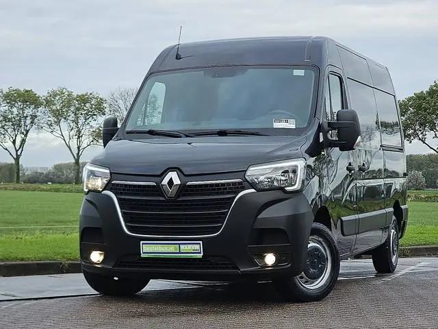 RENAULT MASTER 2.3 L2H2 2xZijdeur NAP 150Pk Euro6 1e Eigenaar Trekhaak 3-Zits Navi!