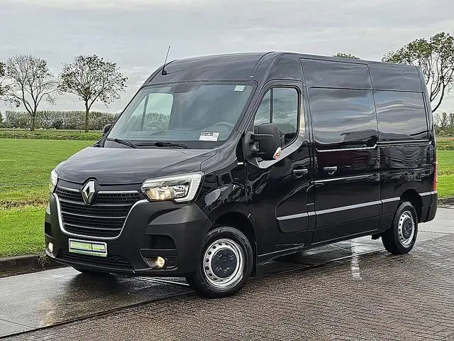 RENAULT MASTER 2.3 L2H2 2xZijdeur NAP 150Pk Euro6 1e Eigenaar Trekhaak 3-Zits Navi!