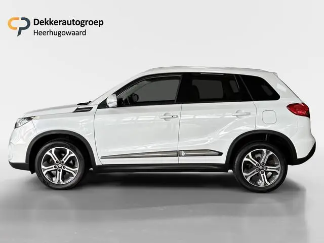 Suzuki Vitara 1.6 Exclusive leder/stof - Stoelverw. - A.Camera.- Dealer onderhouden.
