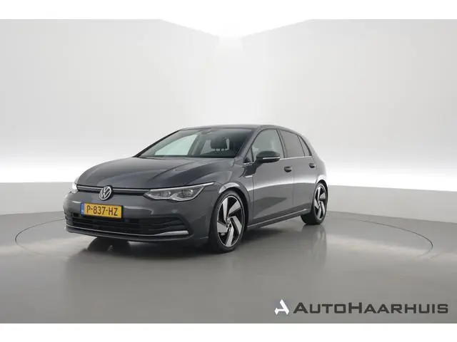 Volkswagen Golf 1.5 eTSI Style DSG | Rijklaar! | HUD | Memory+Massage | Dodehoek | Camera+PDC | Stoe...