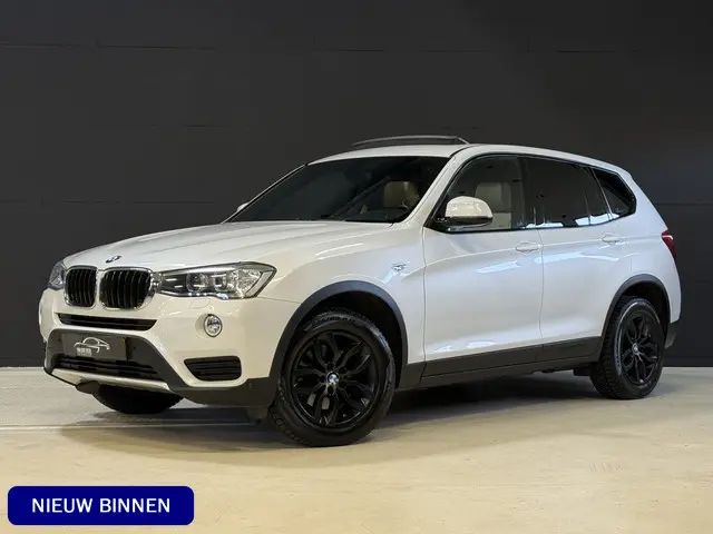 BMW X3 xDrive20i | Panoramadak | Stoelverwarming | Leder | Xenon