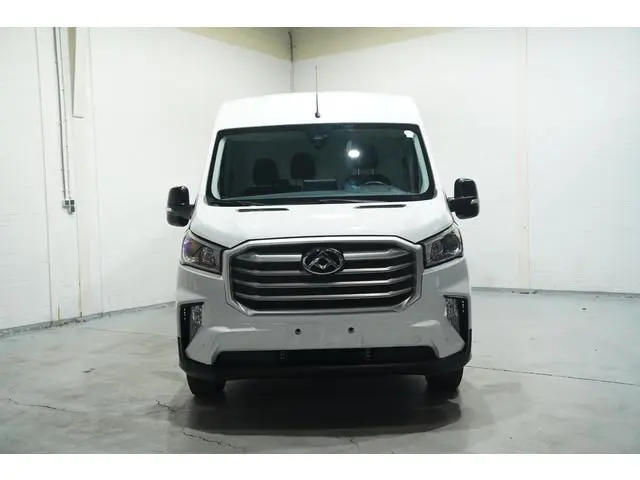 Maxus Deliver9