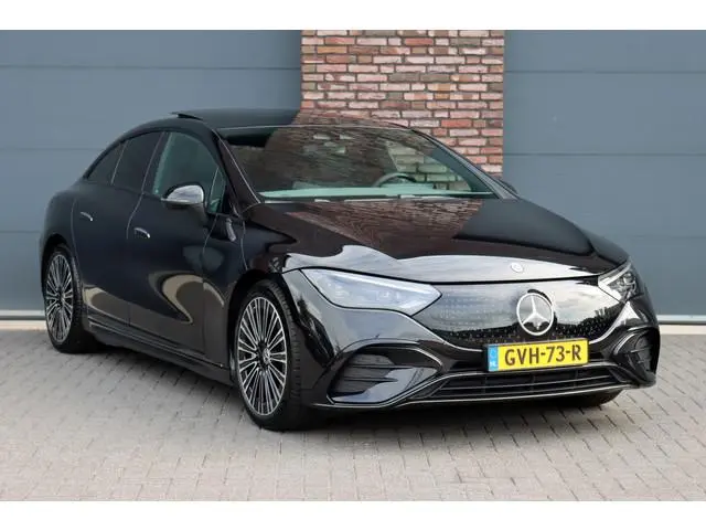 Mercedes-Benz EQE 300 AMG Line 89 kWh | Luchtvering | Distronic+ | Panoramadak | Leder | Burmester |...