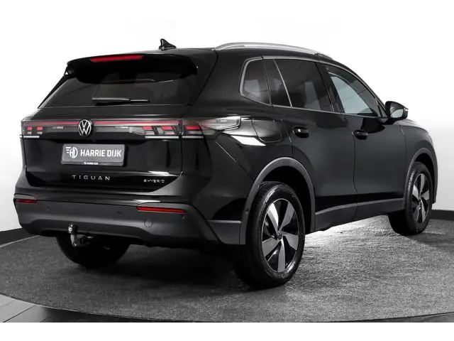 Volkswagen Tiguan 1.5 eHybrid Life | Elek. Trekhaak | Dig. Cockpit | Adapt. Cruise | Stoel-+stuurver...
