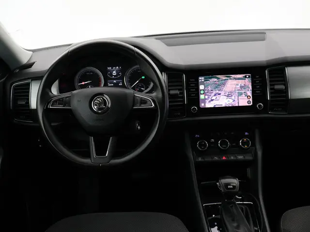 Skoda Kodiaq 1.5 TSI 150 PK DSG AUT. *RACE BLUE METALLIC* + WEGKLAPBARE TREKHAAK 1800 KG