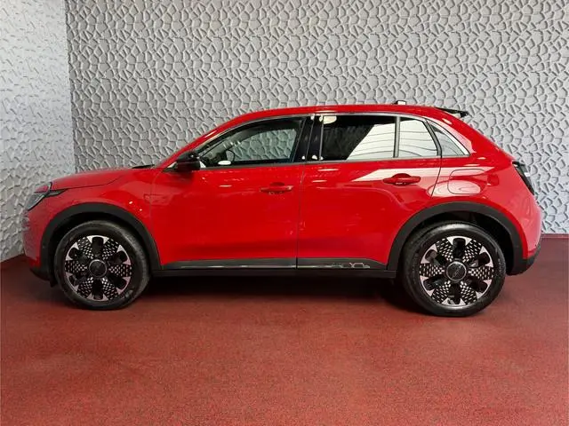 Fiat 600 1.2 LA PRIMA  STOELVERW. ELEK.KLEP  LEER MASSAGE CAMERA CARPLAY ADAP.CRUISE ELEK.STOEL 18''...