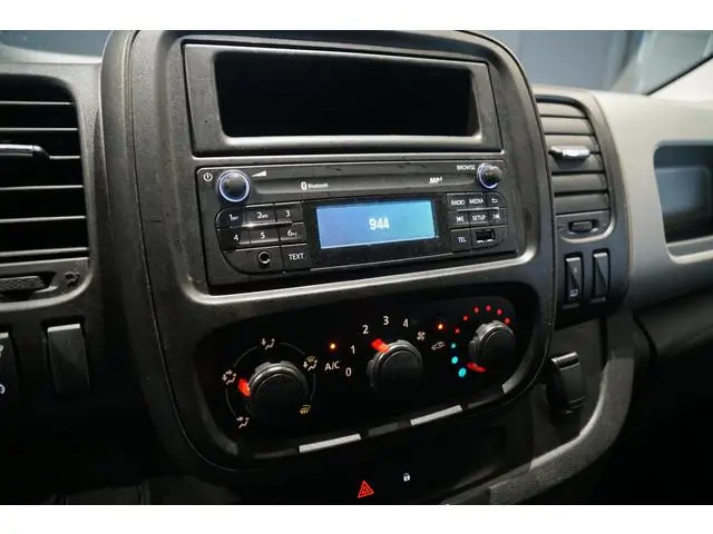 Nissan NV300