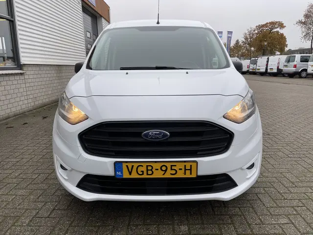 Ford Transit Connect 1.5 TDCI Limited / rijklaar € 12.950 ex btw / lease vanaf € 316 / airco / cruise / navi / Apple Carplay / achteruit rijcamera / 3 zits !