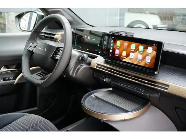 Lancia Ypsilon Edizione Limitata 51 kWh + 360° CAMERA / DODEHOEK / BEKLEDING FLUWEEL / SFEERVERLICHT...