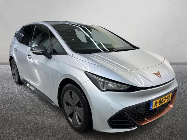CUPRA Born Business 62 kWh Navigatie Apple Carplay/Android Auto Camera Parkeersensoren Adaptive Crui...
