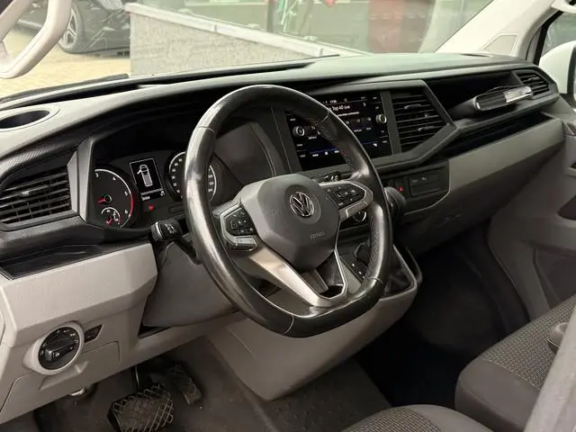 Volkswagen Transporter 2.0 TDI L2H1 28 | ACC | Apple Carplay | 18 inch | Lane assist | Achteruitrijc...