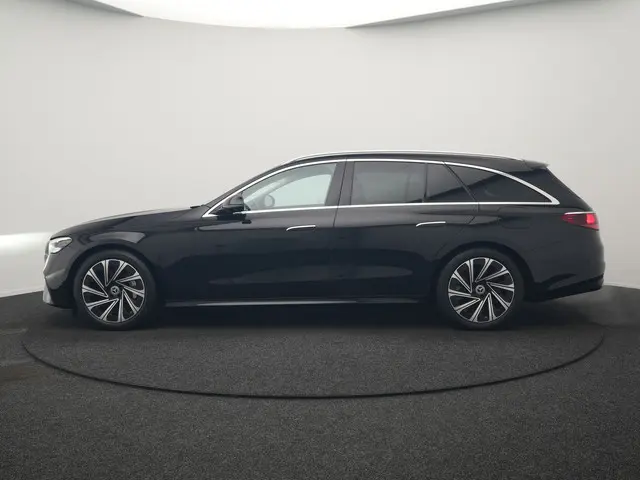 Mercedes-Benz E-klasse Estate 300 e Luxury Line PHEV 313pk Dealer O.H | Luchtvering | Trekhaak af Fa...