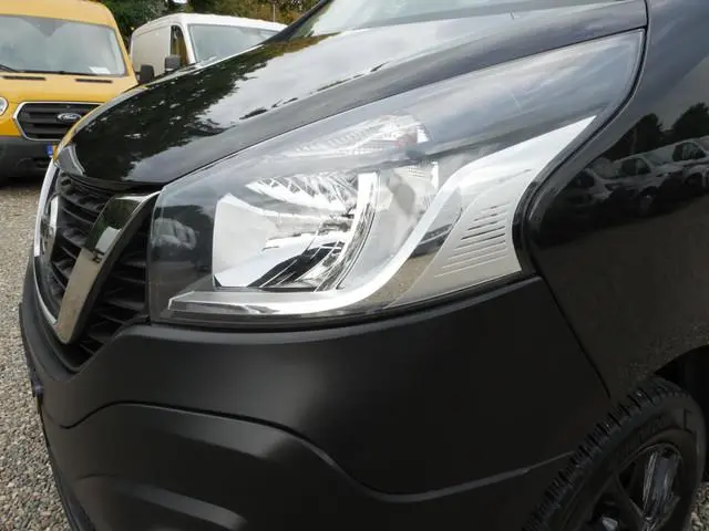 Nissan NV300