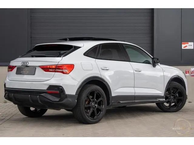 Audi Q3 Sportback 35 TFSI S line PANO CAMERA DODEHOEK CARPLAY