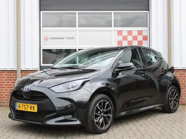 Toyota Yaris 1.5 Hybrid Active Automaat /NAVI/16'LM/Camera/ACC/Climate control/Apple carplay/DAB+/CV...