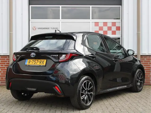 Toyota Yaris 1.5 Hybrid Active Automaat /NAVI/16'LM/Camera/ACC/Climate control/Apple carplay/DAB+/CV...