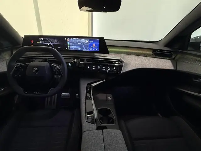 Peugeot e-3008