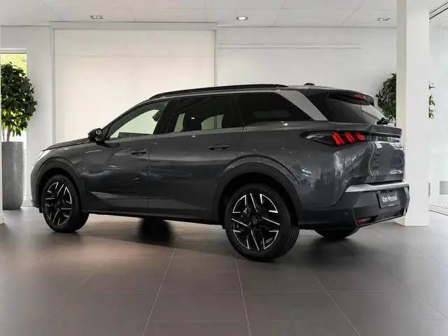Peugeot e-3008