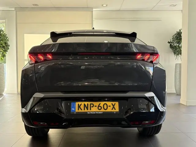 Peugeot e-3008