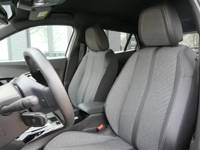 Peugeot e-2008 EV Allure Avantage 54 kWh | Navigatie | Camera | Adaptive Cruise Control | Dodehoek D...