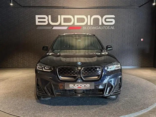 BMW iX3 Exe 80 kWh | M-sport | Pano | Driving Assist