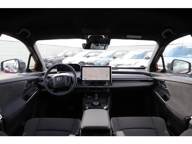 Toyota C-HR+