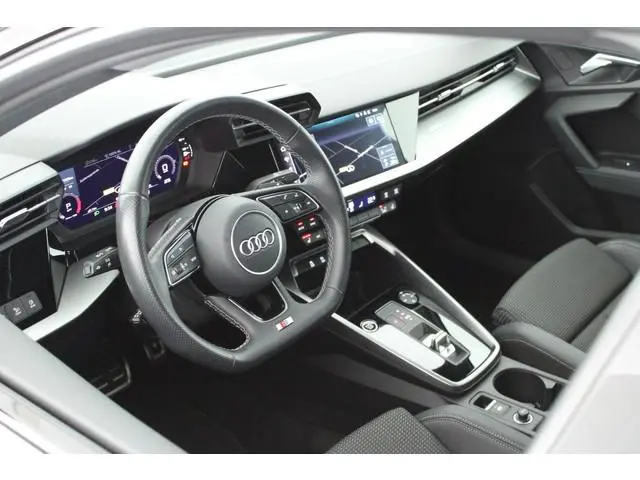 Audi A3 Limousine 35 TFSI 150pk S-Tronic 2x S-Line Stoelverwarming Privacyglass Virtual Cockpit Navi...