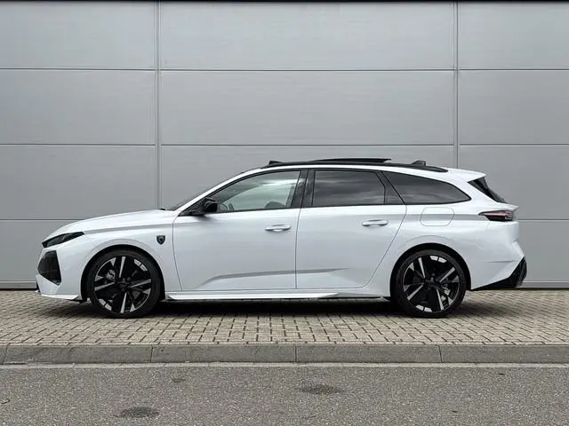 Peugeot 308 SW 1.6 Plug-in Hybrid 195 GT | Panoramisch schuifdak | Focal | Adaptieve Cruise Control...