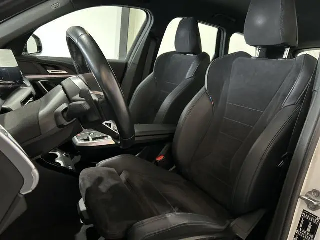BMW iX1 xDrive30 67 kWh M-Sport SOH 98,3% | Sportstoelen | Premiumpakket |