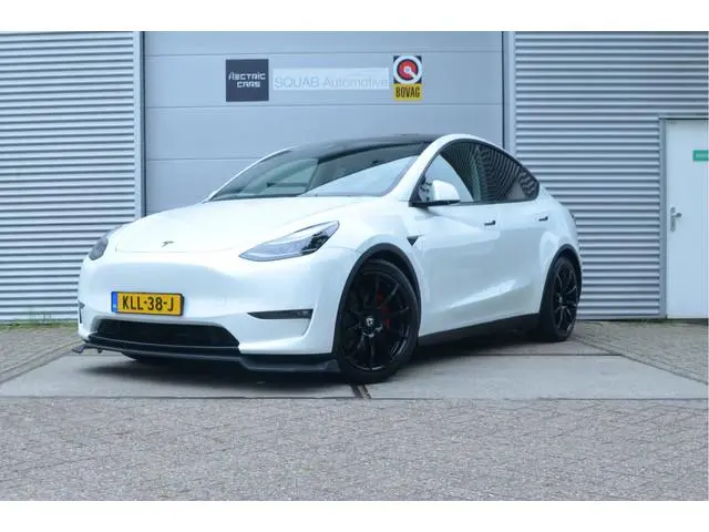 Tesla Model Y Long Range AWD 75 kWh AutoPilot3.0 Ryzen, div accessoires!