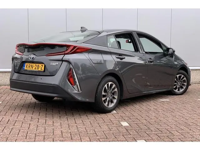 Toyota Prius 1.8 Plug-in Business Plus / Head-Up Display / Stoelverwarming /