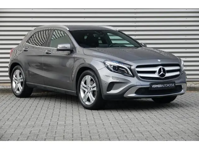 Mercedes-Benz GLA-klasse 200 Ambition | Trekhaak | Cruise | Navi | Stoelverw. |