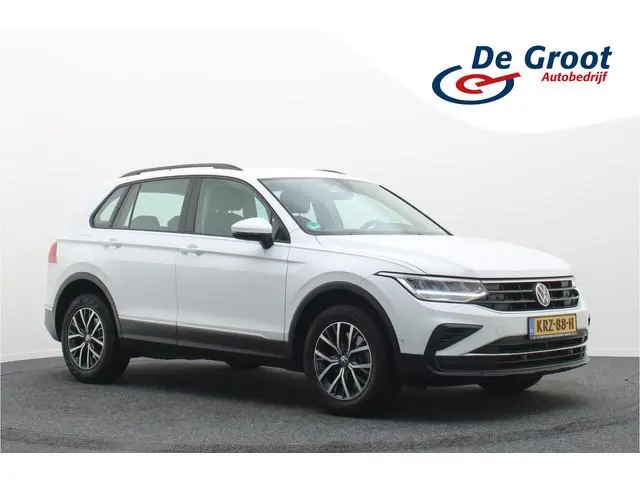 Volkswagen Tiguan 1.4 TSI DSG Plug-in Hybrid Life Navigatie, Camera, Apple CarPlay, ACC, Stoelverwar...