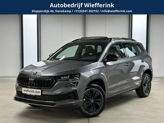Škoda Karoq 1.5 TSI ACT Sportline Business DSG | Pano | Trekhaak |