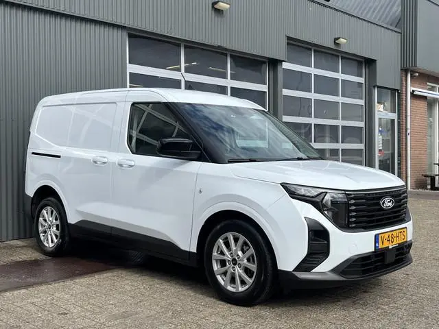Ford Transit Courier 1.0 EcoBoost Limited Benzine Automaat Airco Cruise controle Trekhaak 1000kg 2-P...