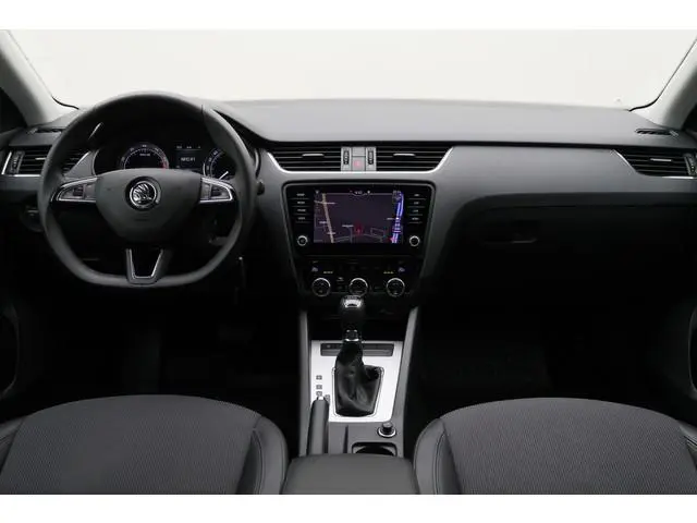 ŠKODA Octavia Combi 1.5 TSI DSG Greentech Business Edition Camera, Apple Carplay, Trekhaak, Climate,...
