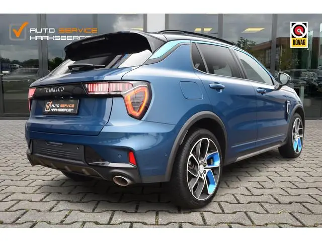 Lynk & Co 01