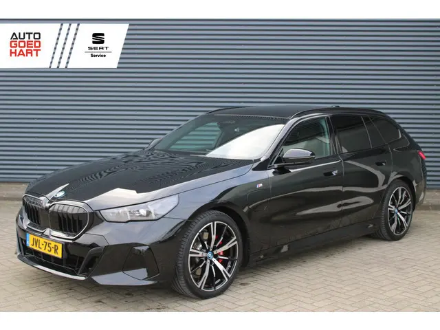 BMW 5-serie Touring 530e xDrive M-Sport Pro Bowers & Wilkins Trekhaak LED Stoelkoeling/verwarming