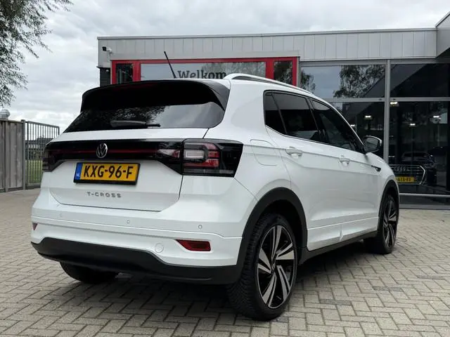 Volkswagen T-Cross 1.0 TSI *!* 2x R-LINE *!* NAVI/ CARPLAY/ 18 INCH/ LED/ RADAR *!*