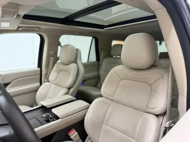 Lincoln Navigator