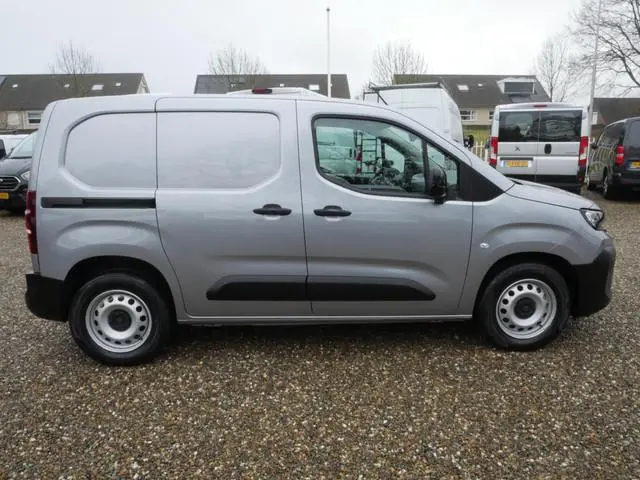Peugeot E-Partner 136KW L1 50KWH Accu 98% Airco Auto verkeerd in staat van nieuw