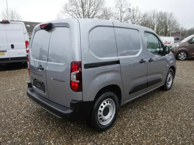 Peugeot E-Partner 136KW L1 50KWH Accu 98% Airco Auto verkeerd in staat van nieuw