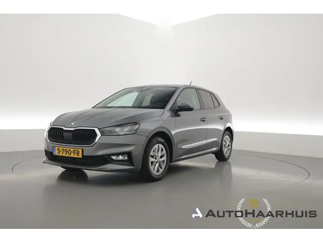 ŠKODA Fabia 1.0 TSI Ambition DSG | Apple CarPlay & Android Auto | Stoelverw. | Airco | All Season |...