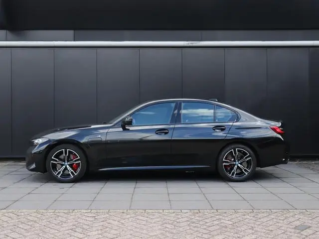BMW 3-serie 320e | M SPORT | PDC | CRUISE | APPLE CARPLAY | NAVI |