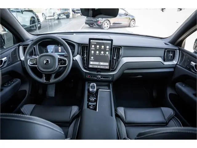 Volvo XC60 2.0 T6 Plug-in hybrid AWD Plus Black Edition **H&K**HUD** **PANODAK**